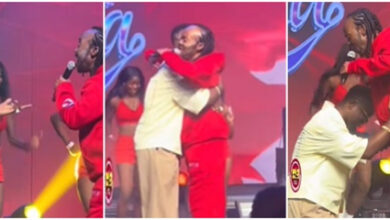 Sarkodie performs with Daddy Lumba at Val’s Day concert; kneels before his ‘idol’