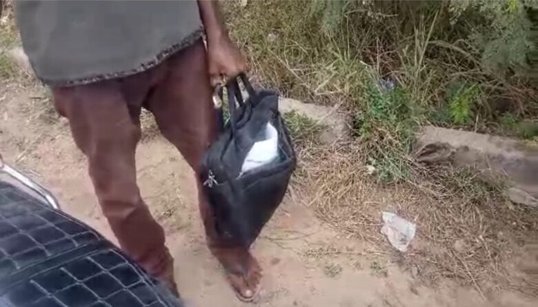 2 Nigerians arrested for stealing laptop bag at Fijai