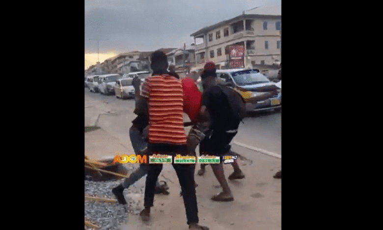 Passengers clash with trotro mate over 15% fare reduction dispute
