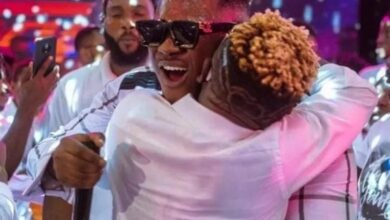 Shatta Wale hails Medikal as only artist who 'breaks bread with him