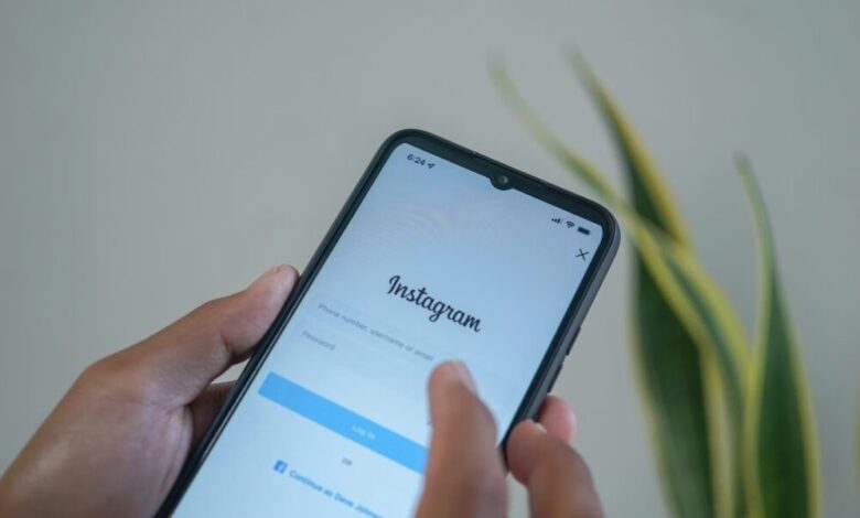 The Impact of Mobile App Personalization on User Satisfaction and Retention: Techniques and Tools