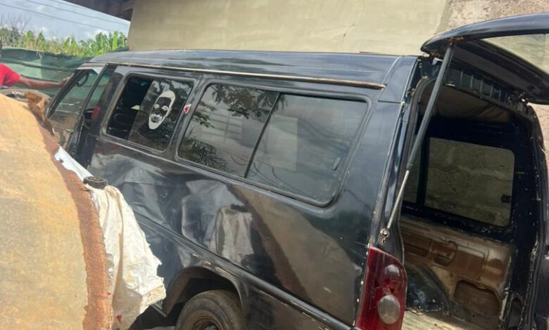 Odumase police hunt carjacking ringleader who turns stolen cars into coal pots