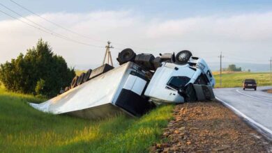 When to Lawyer Up After a Serious Truck Crash