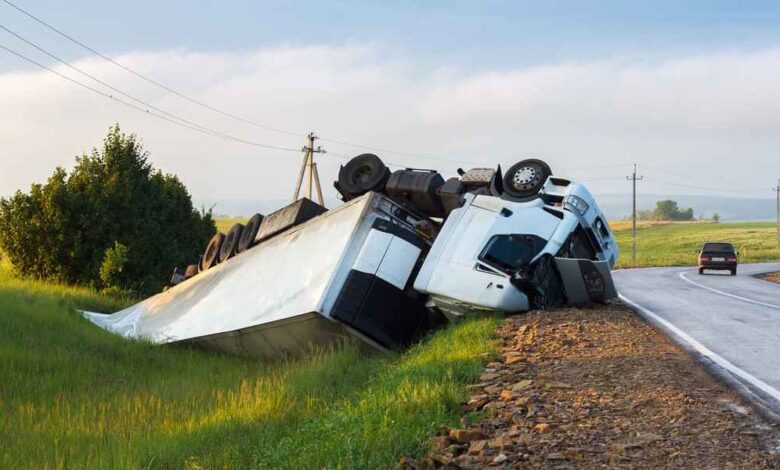 When to Lawyer Up After a Serious Truck Crash