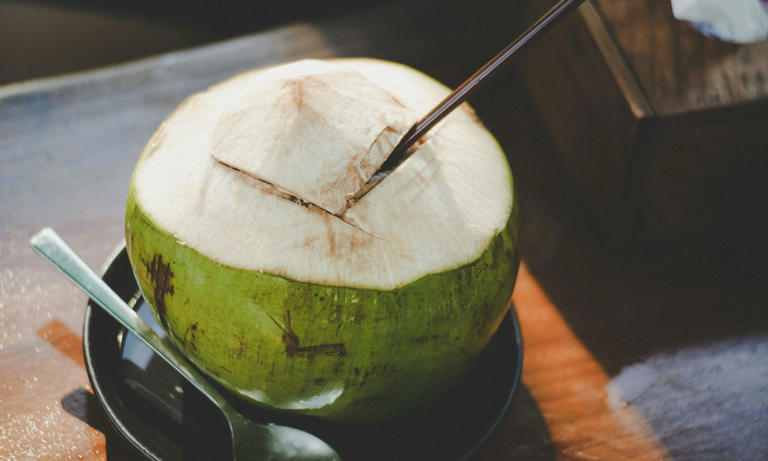 5 things to know before swapping plain water for coconut water
