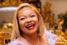 How much is $800? – Nana Agradaa responds to backlash over dollar gift