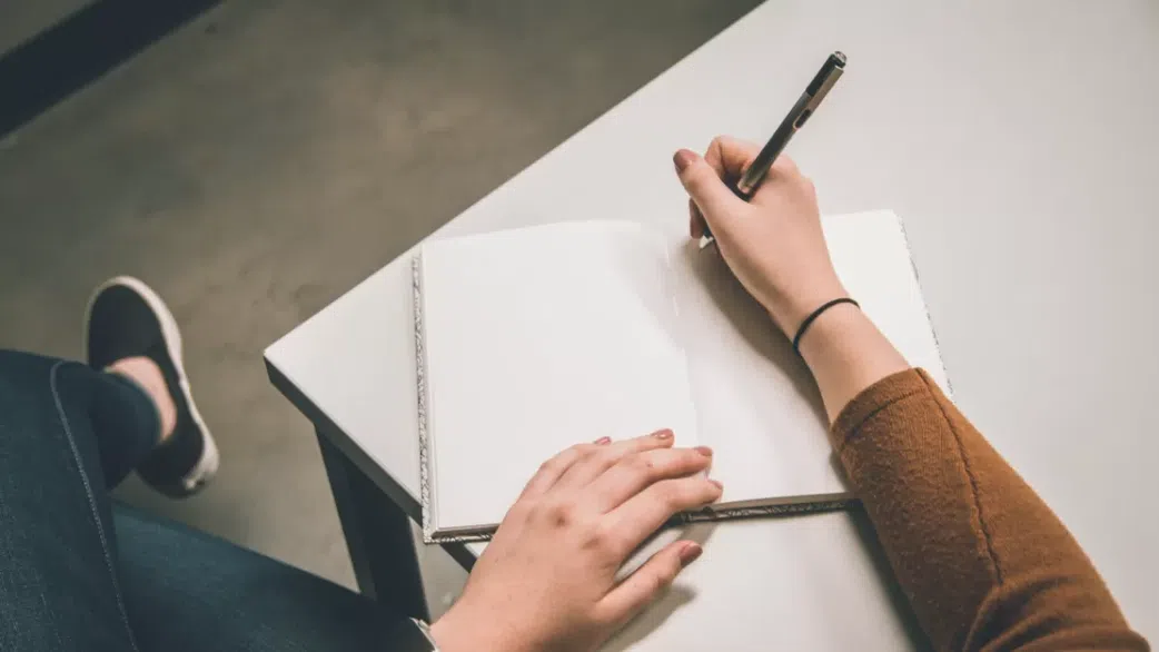 Â 7 powerful ways to make peace with your past and move forward