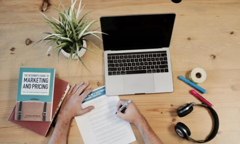 Internship options for fresh graduates in marketing field
