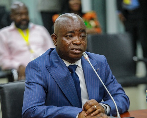Gov't praises traders for price reductions as cedi strengthens