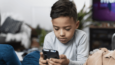 UK school bans smartphones after student receives 9,000 whatsApp messages overnight