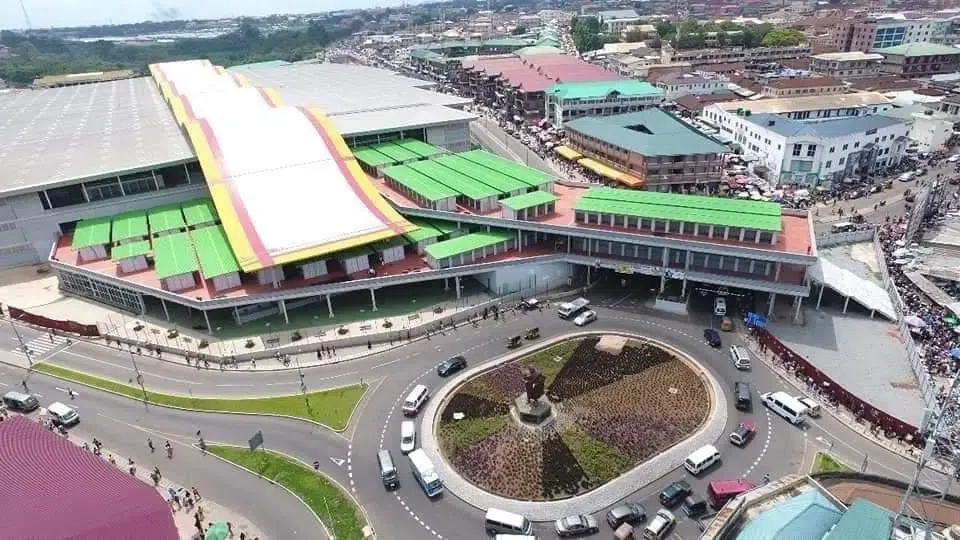‘We’ll support a 3rd term if you complete our market’ – Kejetia market women to Pres. Mahama