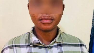 29-year-old woman stabs ex-boyfriend after setting fire to his belongings