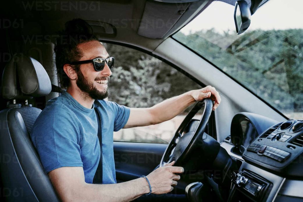 Husband forgets wife at fuel station, calls police for help after driving 300km