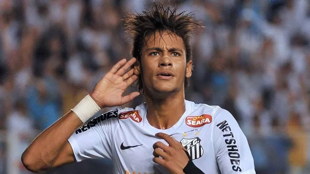 Neymar ‘fights’ with fan after defeat lands Santos in relegation battle (Video)