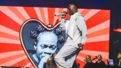 Legends never die – Stonebwoy pays tribute to Daddy Lumba