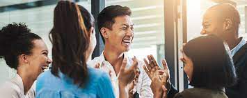 Here are 5 effective tips to help you network like a pro at any event