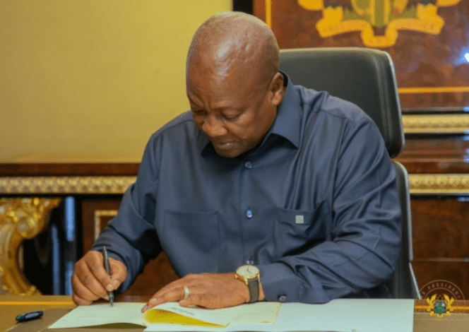 Mahama assents to Fisheries Bill, promises sustainable future for fishers