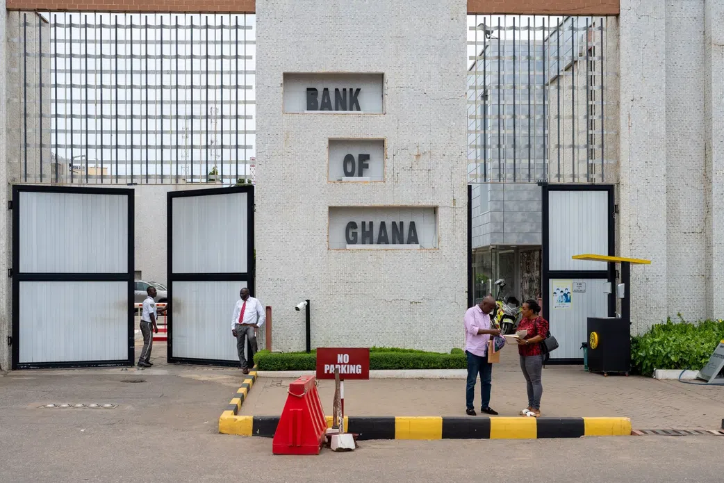 BoG suspends foreign exchange trading licence of UBA Ghana for one month