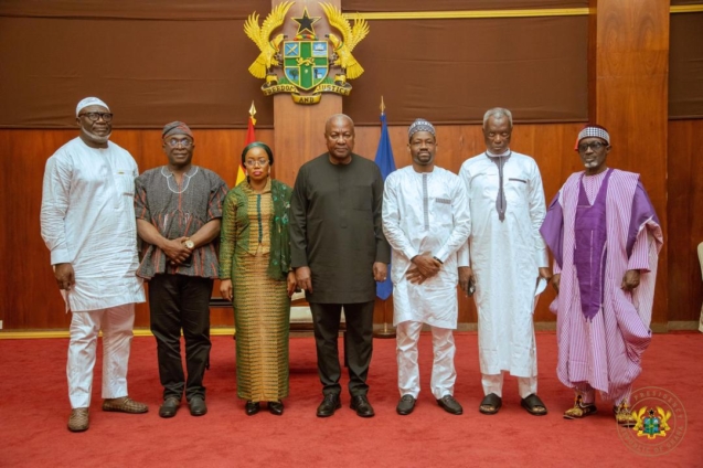 President Mahama swears in new Hajj Board