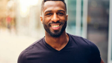 10 signs he does not like you