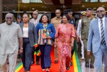 Vice President hails professionalism at 46th change of guard